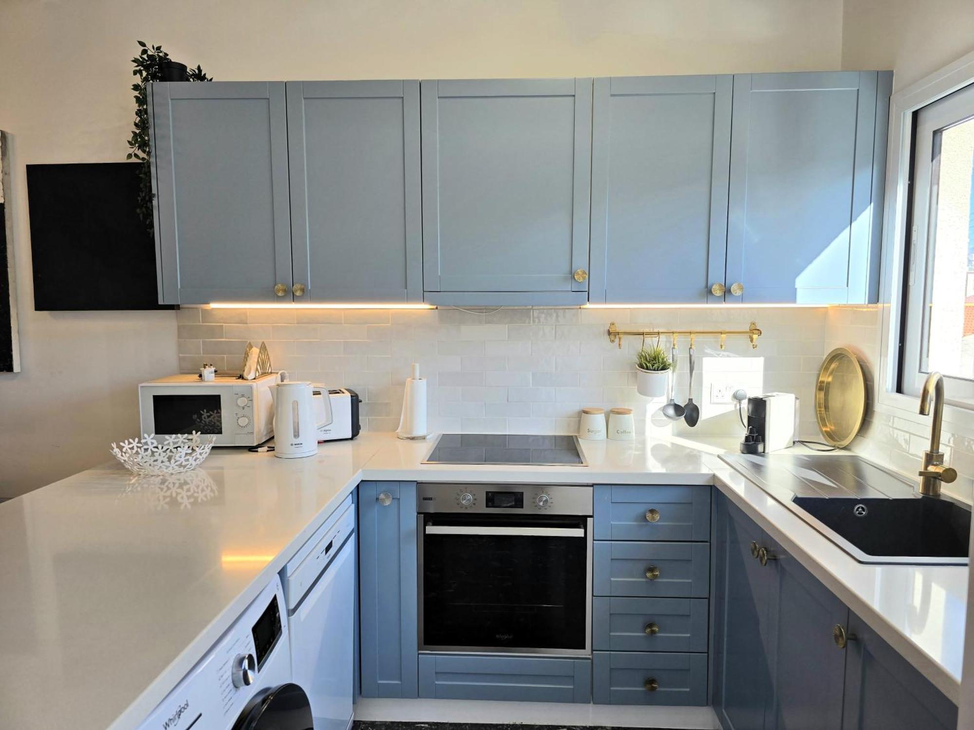 Appartement Newly Renovated 2 Bedroom With Pool & Seaview *